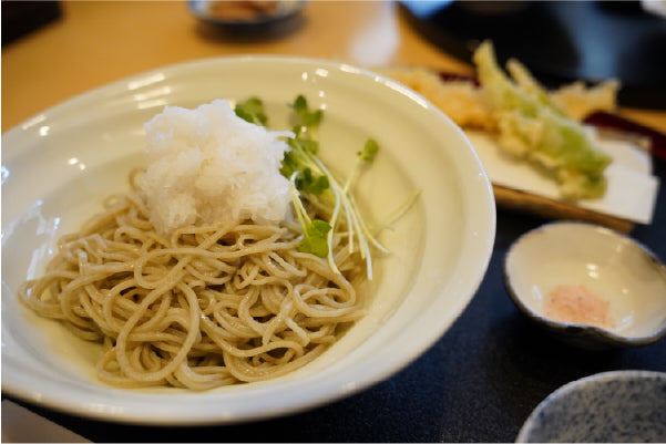 ご予約必死の人気店